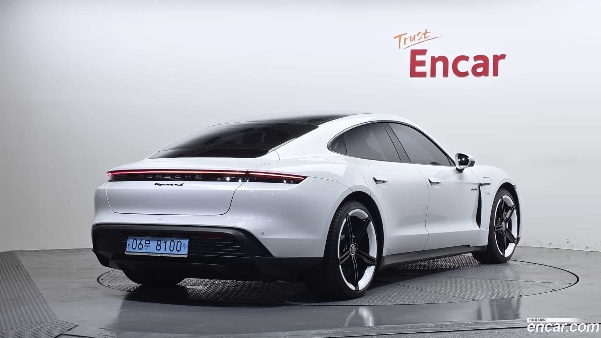 Taycan Porsche 2022.3-OUTER-002