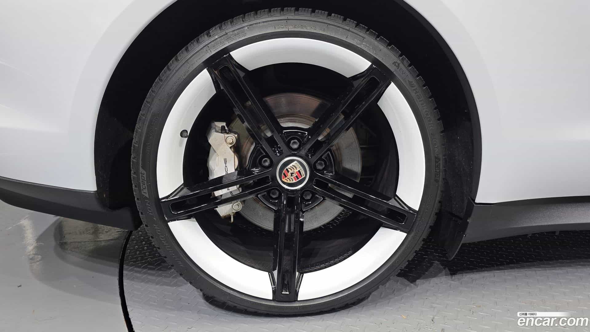 Taycan Porsche 2022.3-OUTER-005