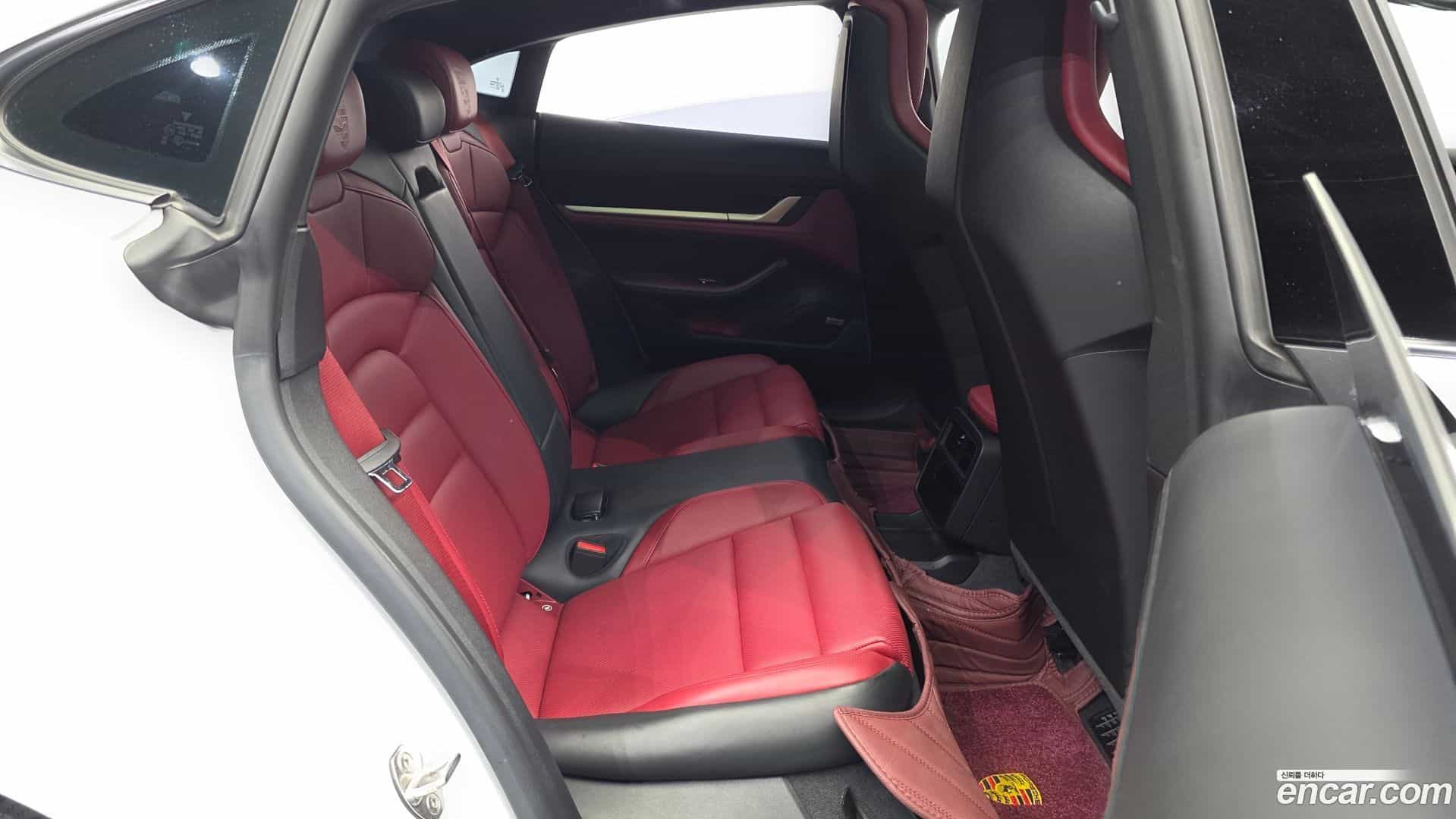 Taycan Porsche 2022.3-OPTION-015
