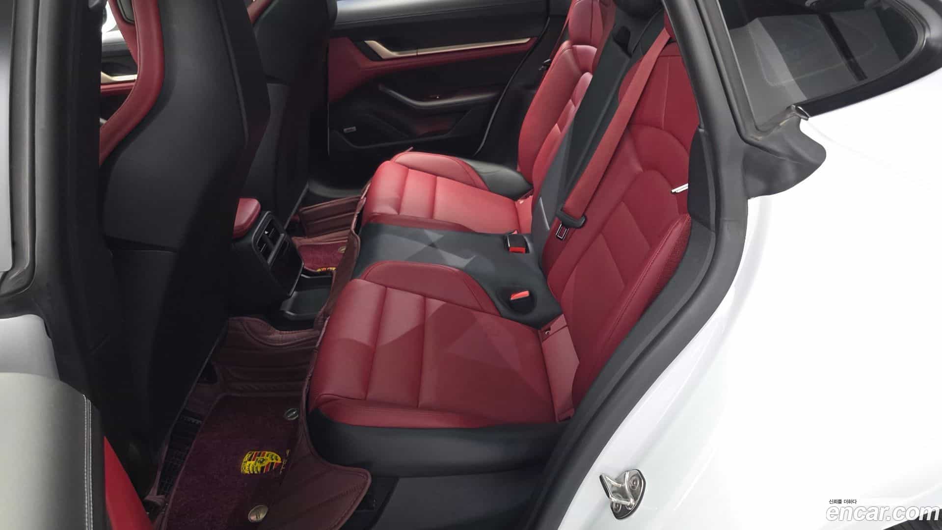 Taycan Porsche 2022.3-OPTION-016