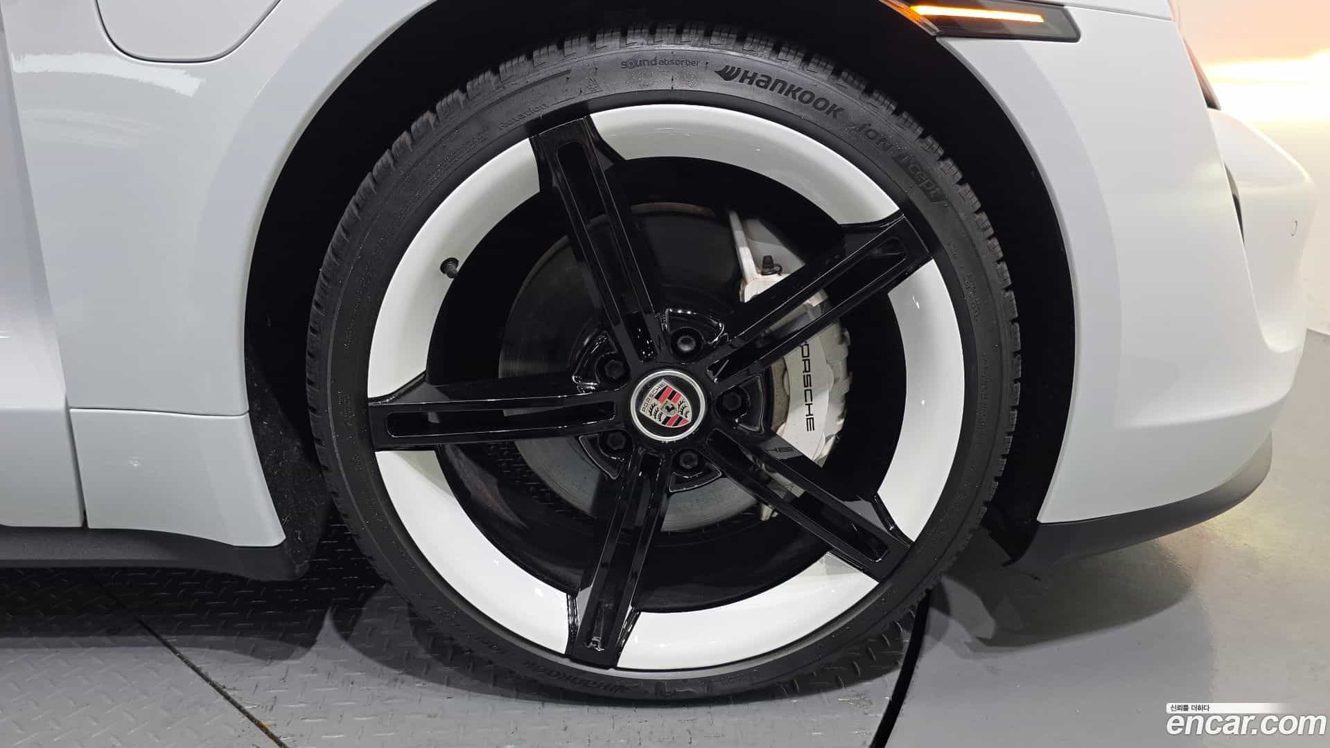 Taycan Porsche 2022.3-OUTER-031