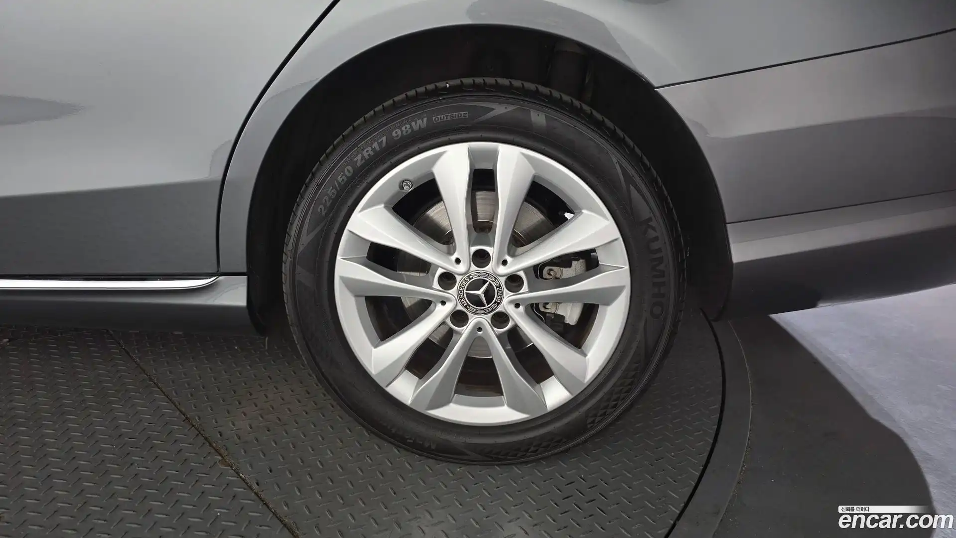 C-Class Mercedes-Benz 2019.6-OUTER-031