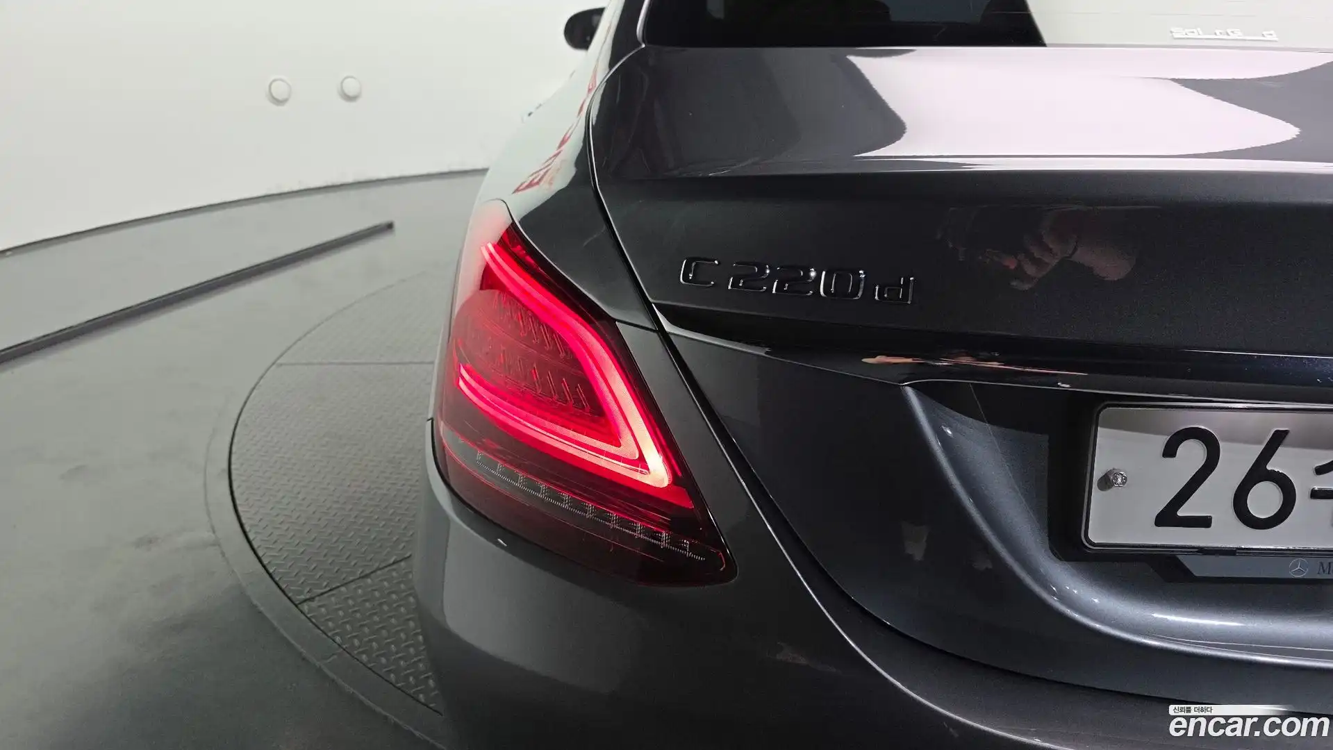 C-Class Mercedes-Benz 2019.6-OUTER-033