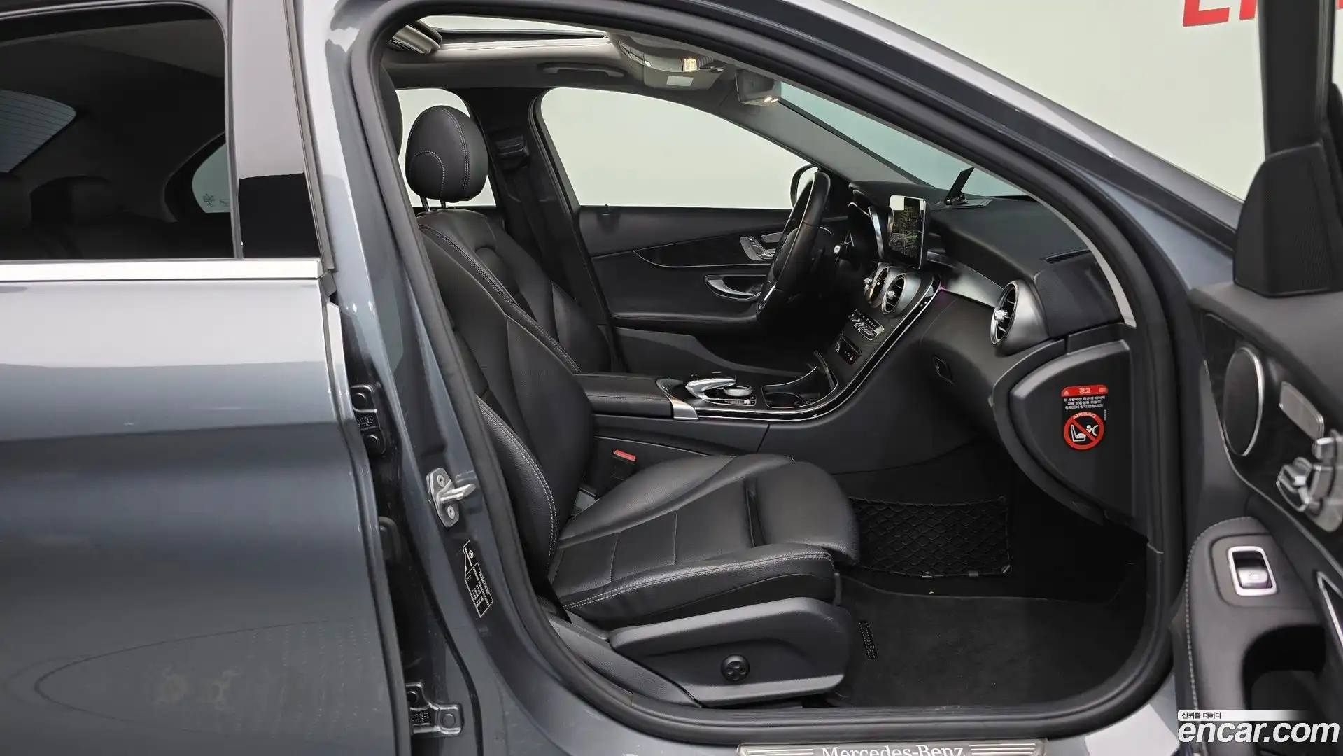 C-Class Mercedes-Benz 2019.6-INNER-036