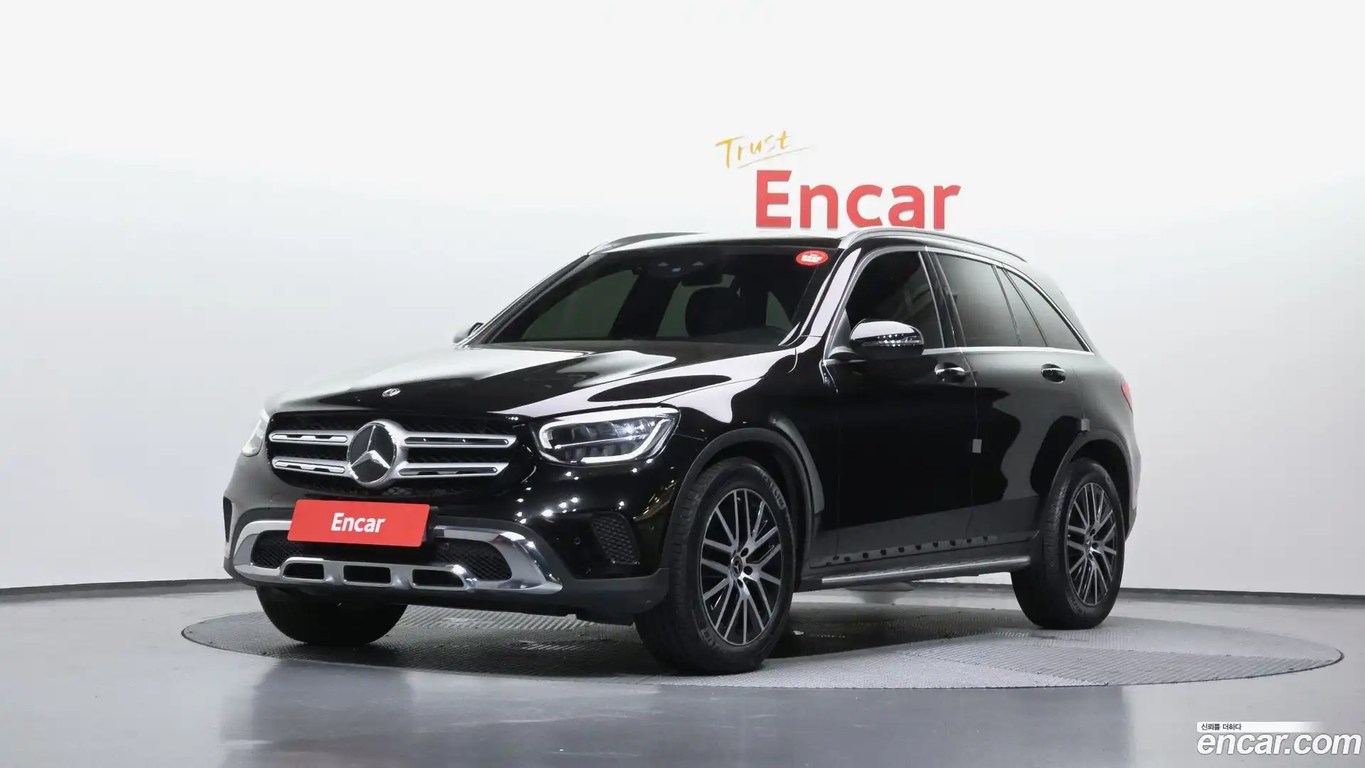 GLC-Class Mercedes-Benz 2020.0-OUTER-001