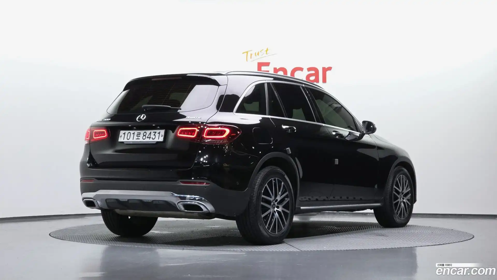 GLC-Class Mercedes-Benz 2020.0-OUTER-002