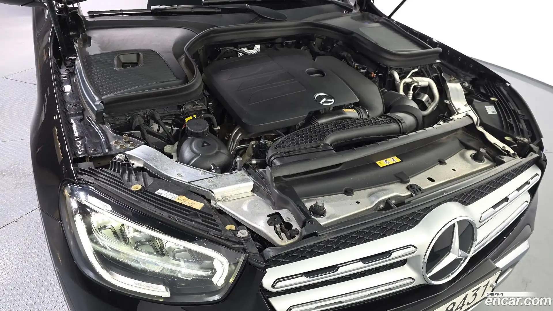 GLC-Class Mercedes-Benz 2020.0-OUTER-006