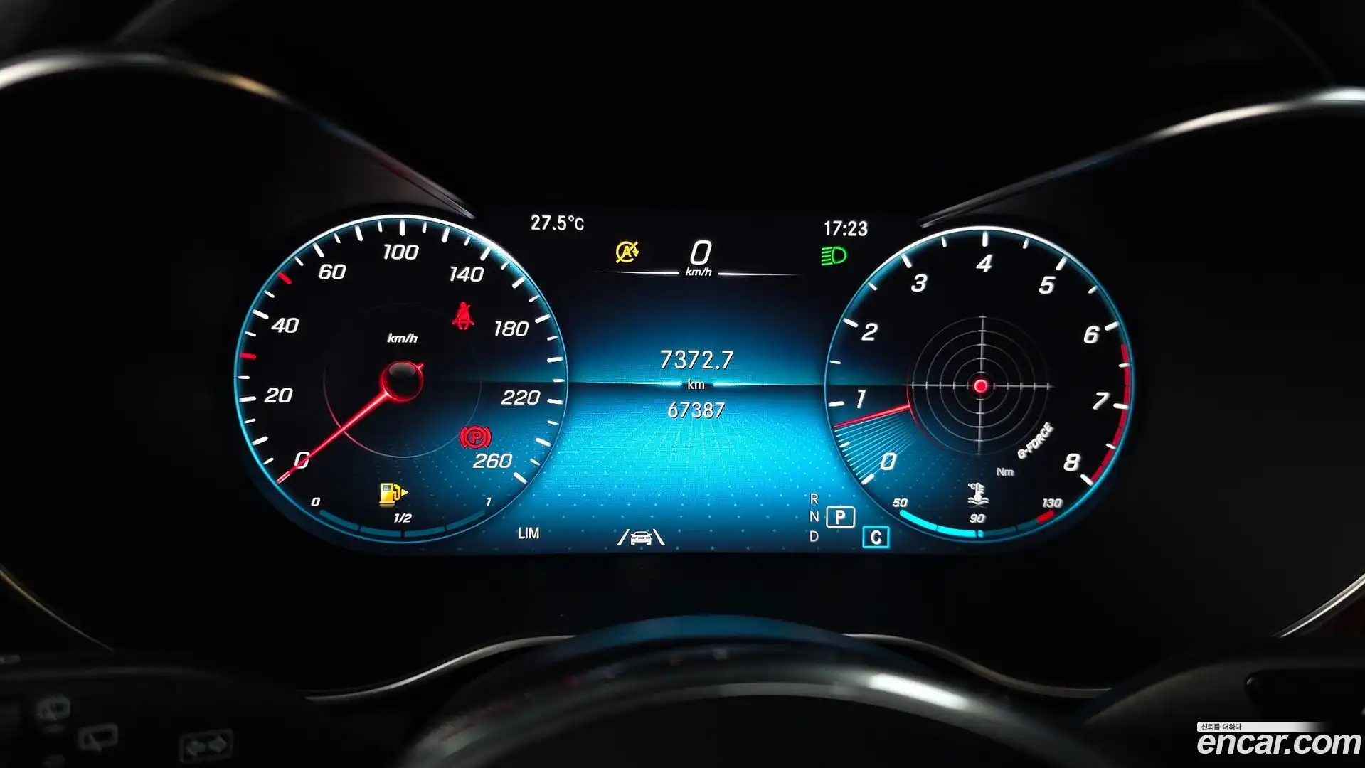 GLC-Class Mercedes-Benz 2020.0-INNER-008