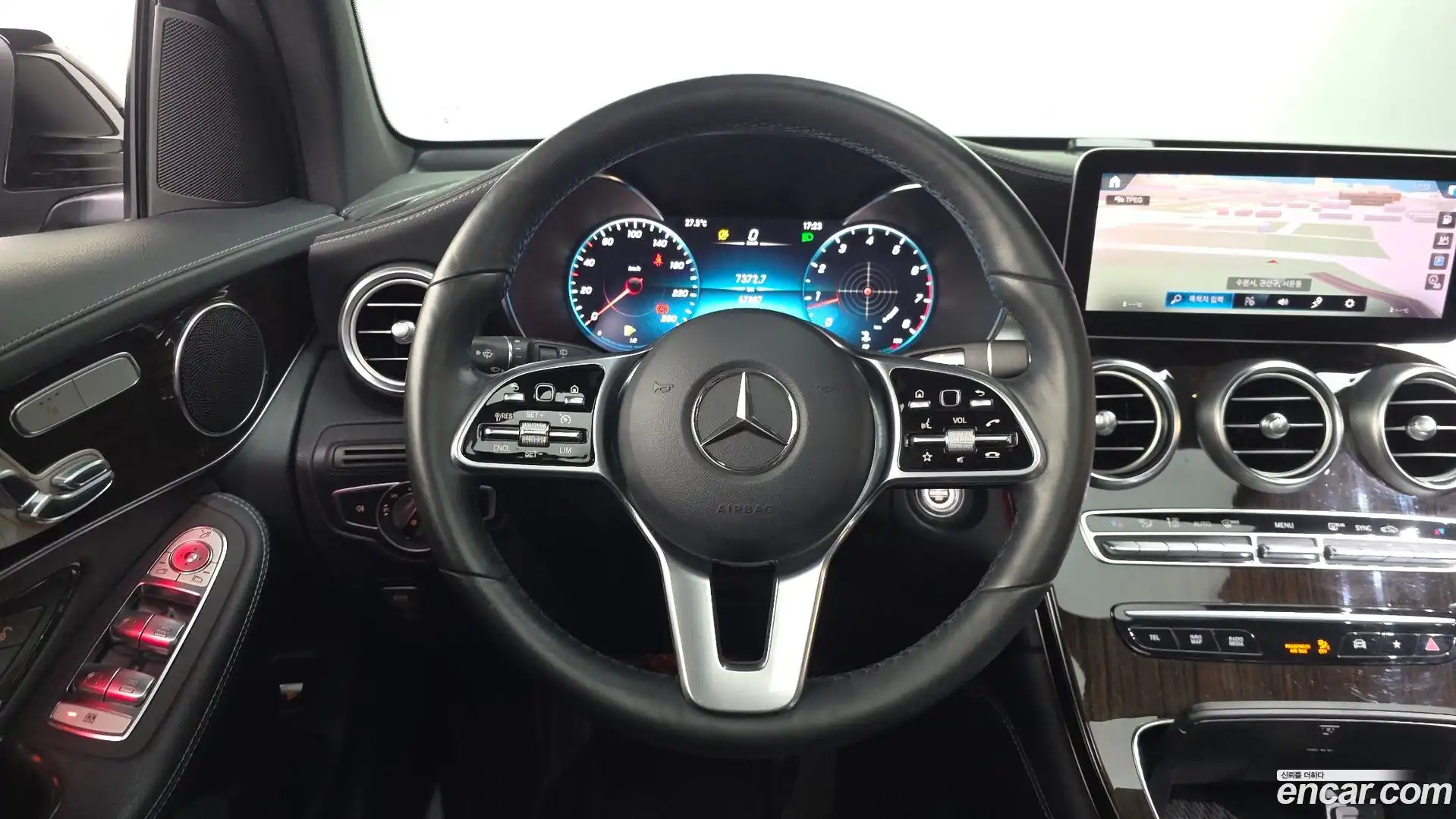 GLC-Class Mercedes-Benz 2020.0-OPTION-017