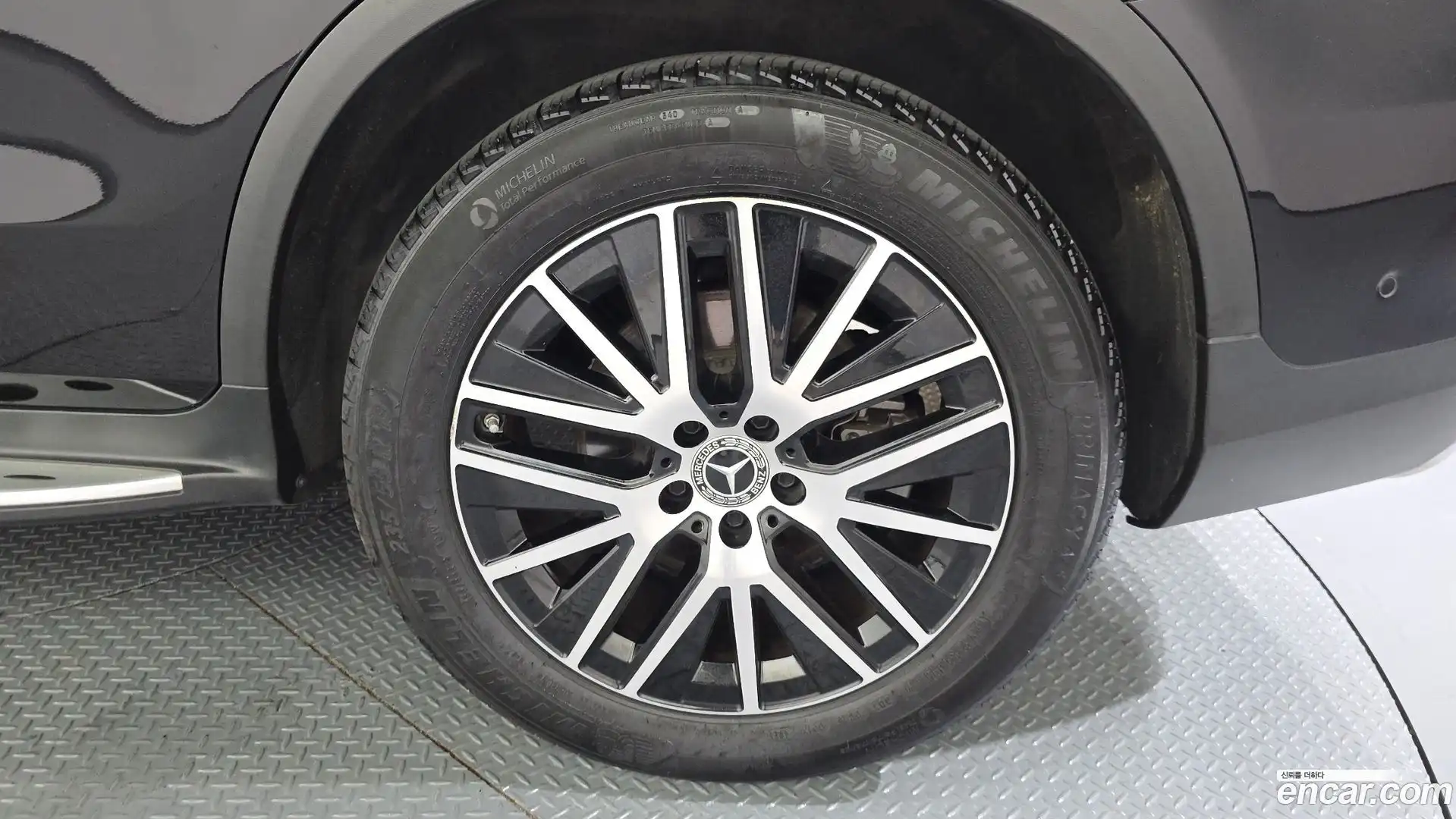 GLC-Class Mercedes-Benz 2020.0-OUTER-031