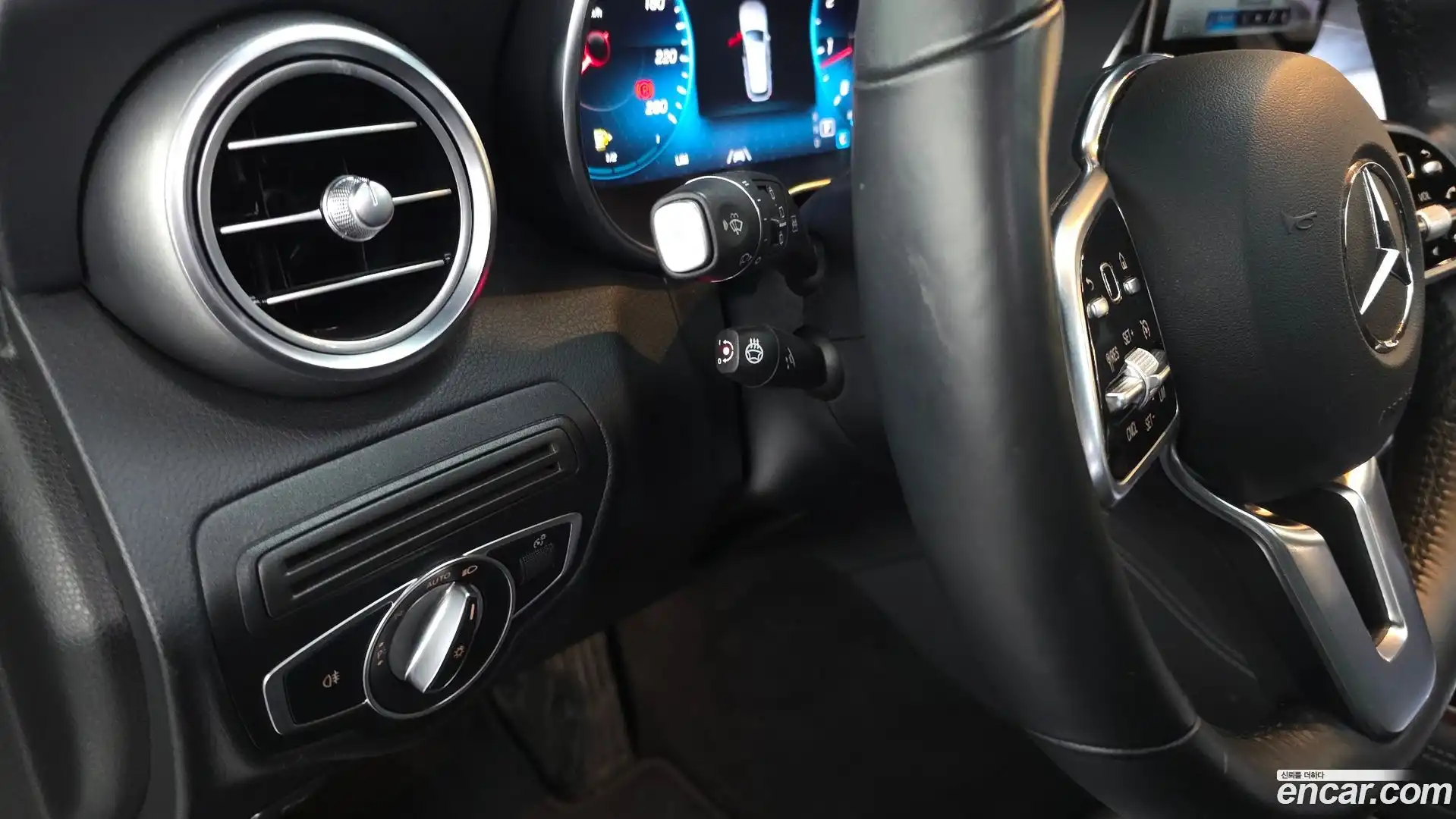 GLC-Class Mercedes-Benz 2020.0-OPTION-040