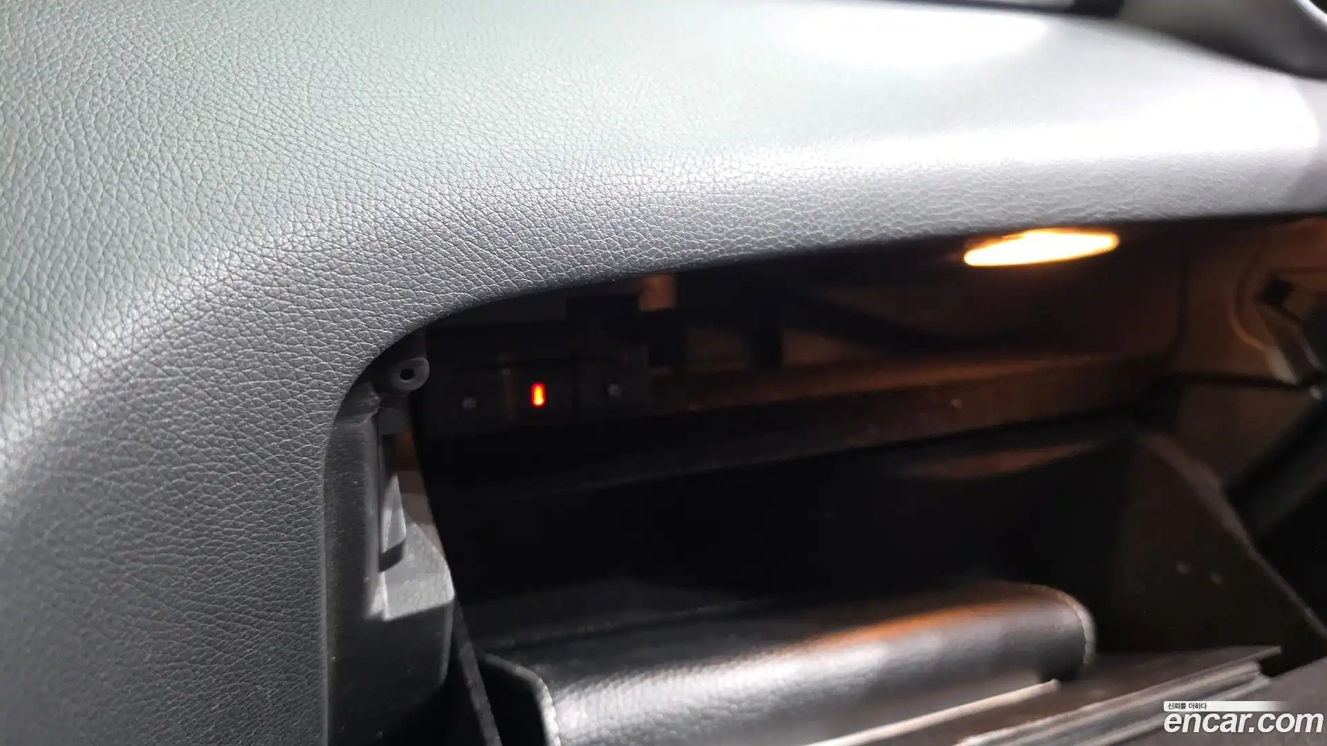 GLC-Class Mercedes-Benz 2020.0-OPTION-041