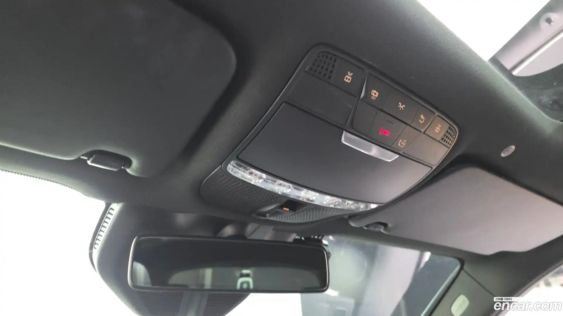 GLC-Class Mercedes-Benz 2020.0-OPTION-045