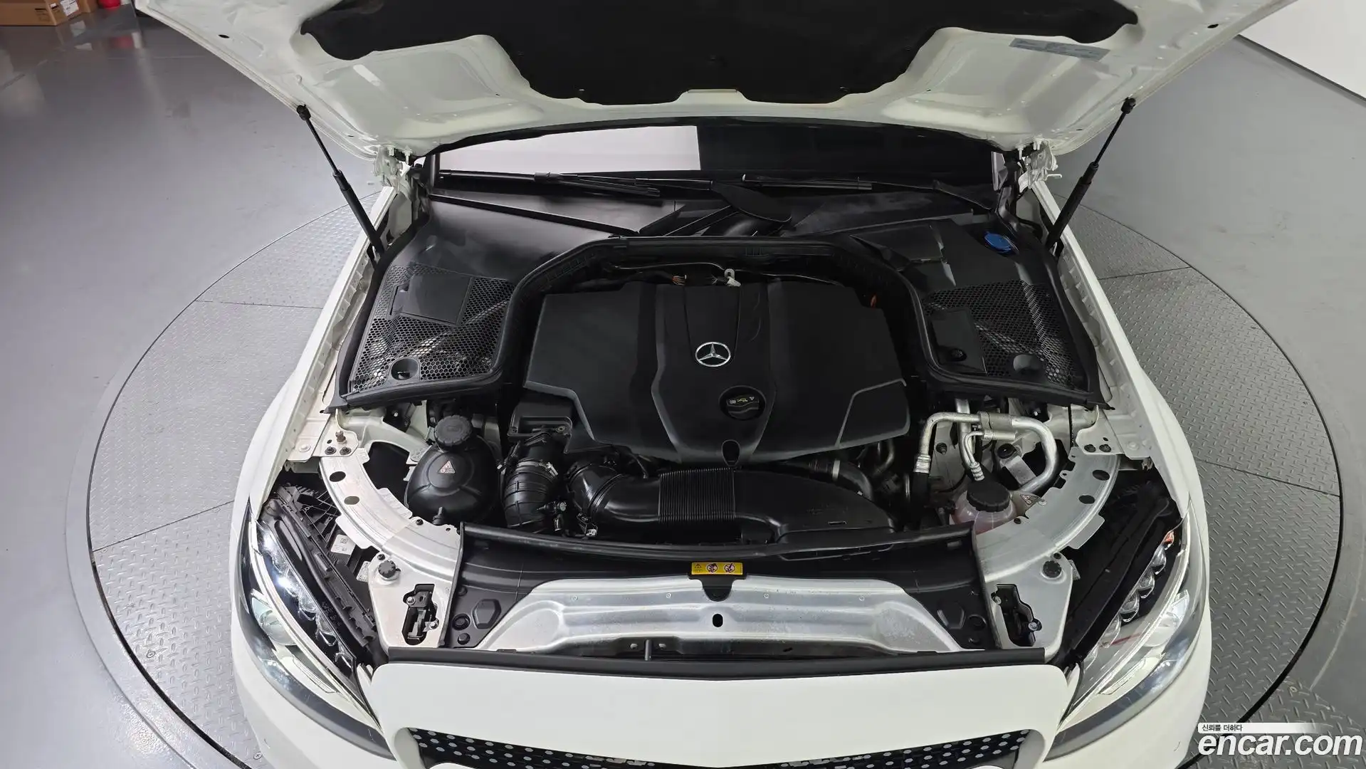 C-Class Mercedes-Benz 2018.0-OUTER-006