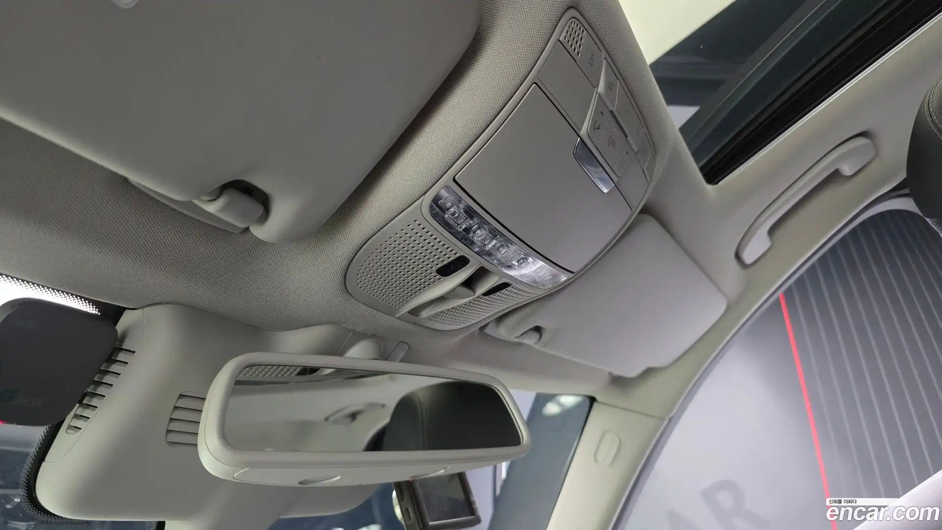 C-Class Mercedes-Benz 2018.0-OPTION-023