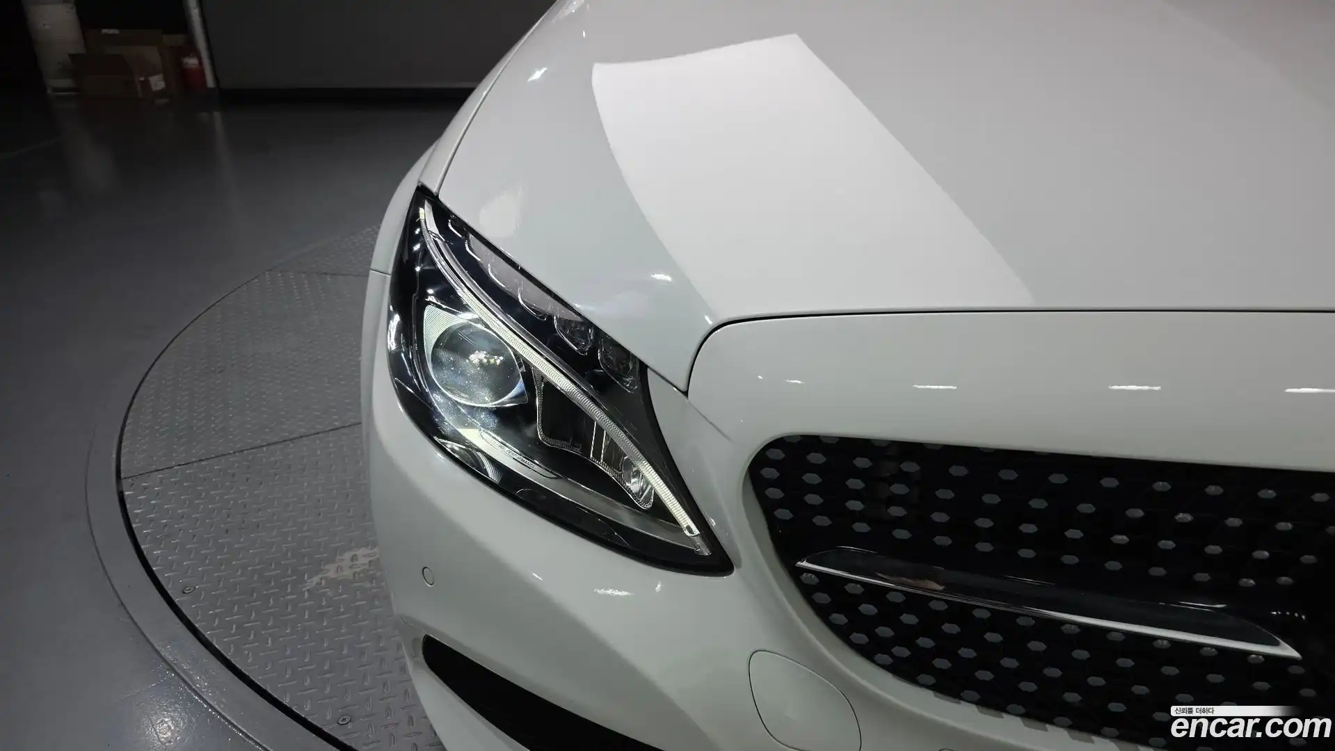 C-Class Mercedes-Benz 2018.0-OUTER-032