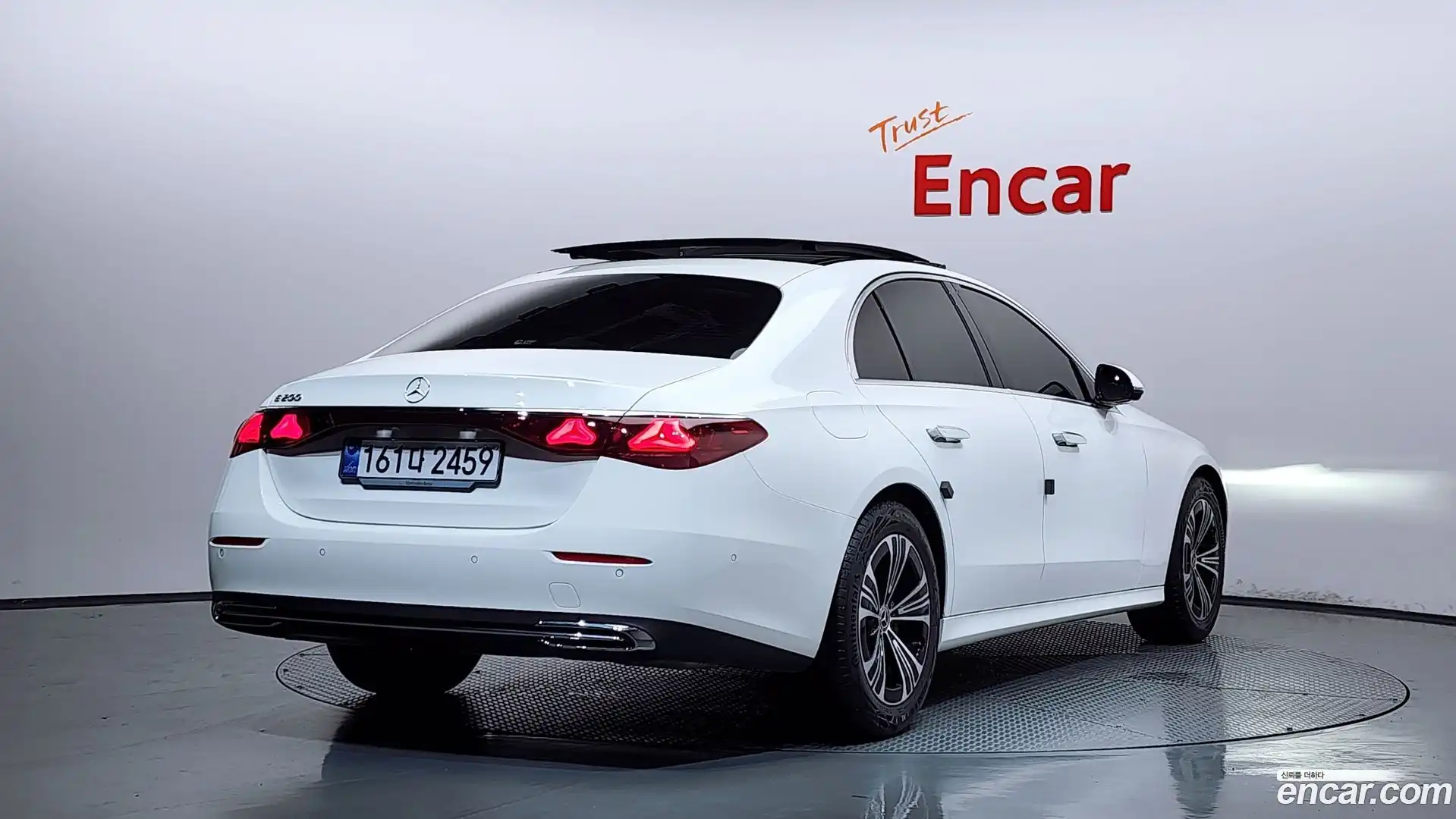 E-Class Mercedes-Benz 2025.3-OUTER-002
