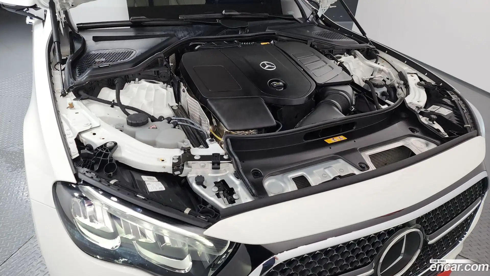E-Class Mercedes-Benz 2025.3-OUTER-006