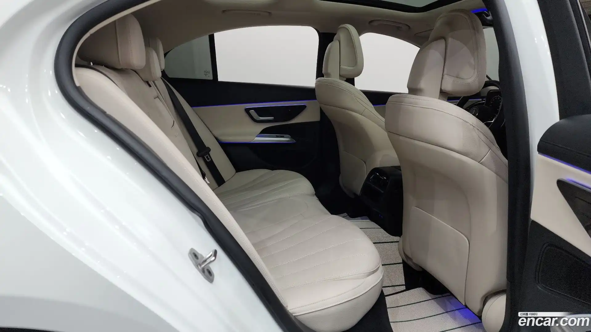 E-Class Mercedes-Benz 2025.3-OPTION-016
