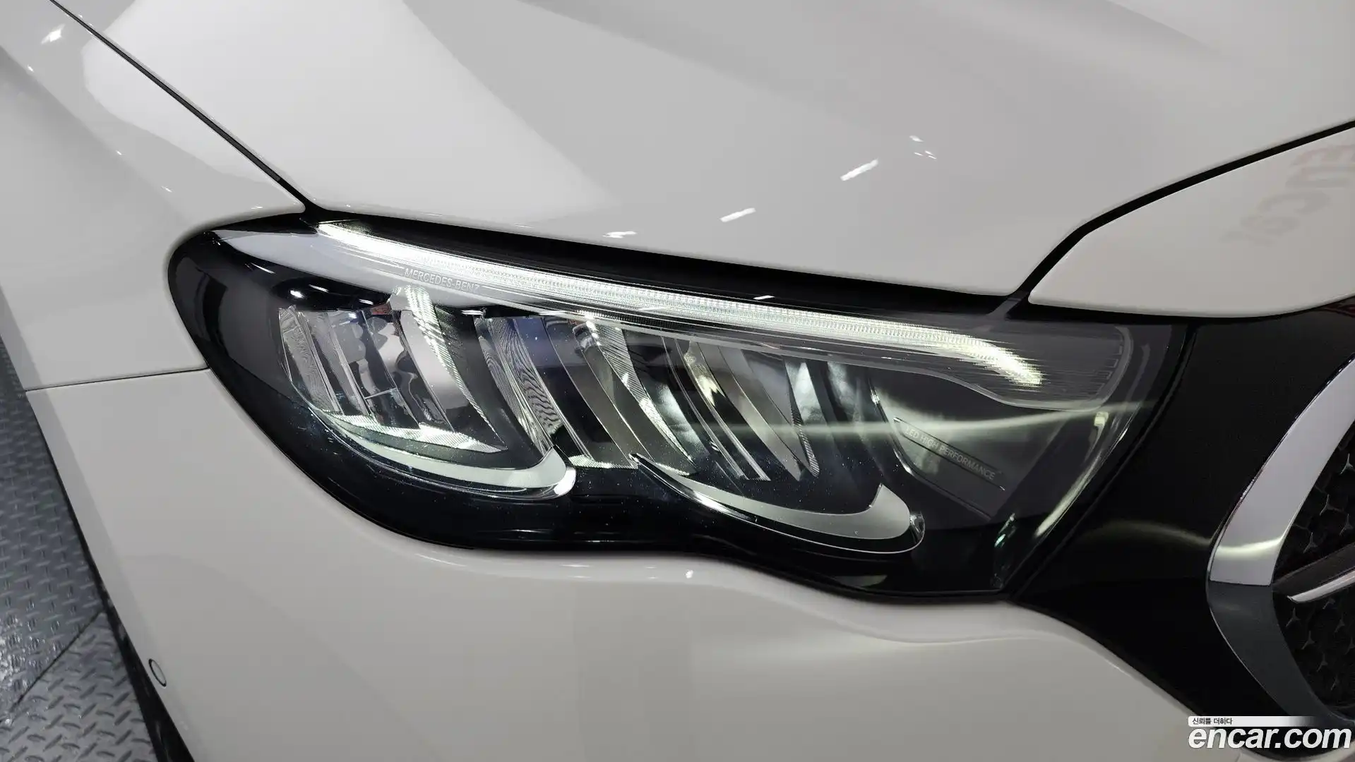 E-Class Mercedes-Benz 2025.3-OUTER-032