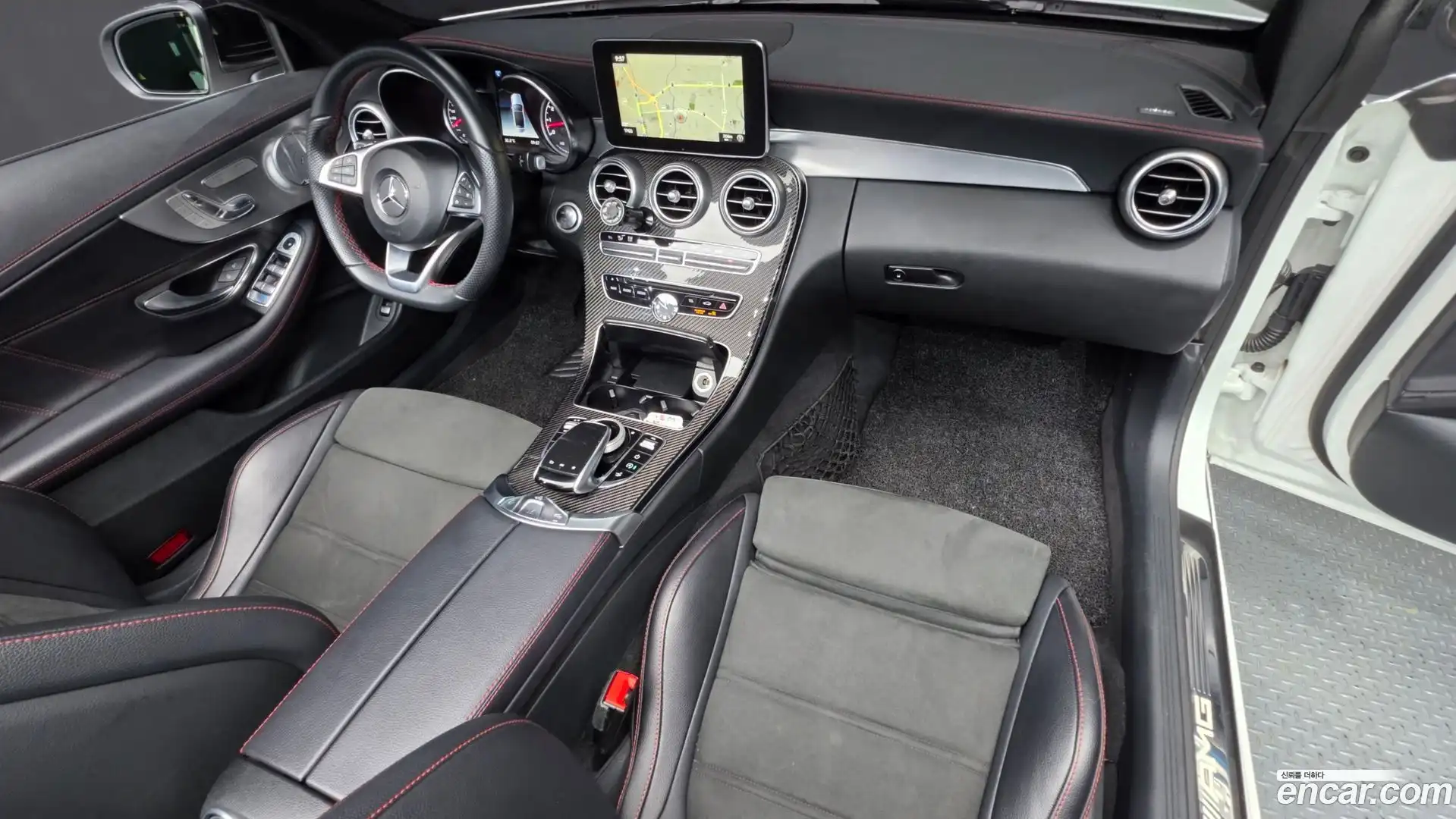 C-Class Mercedes-Benz 2018.2-INNER-007