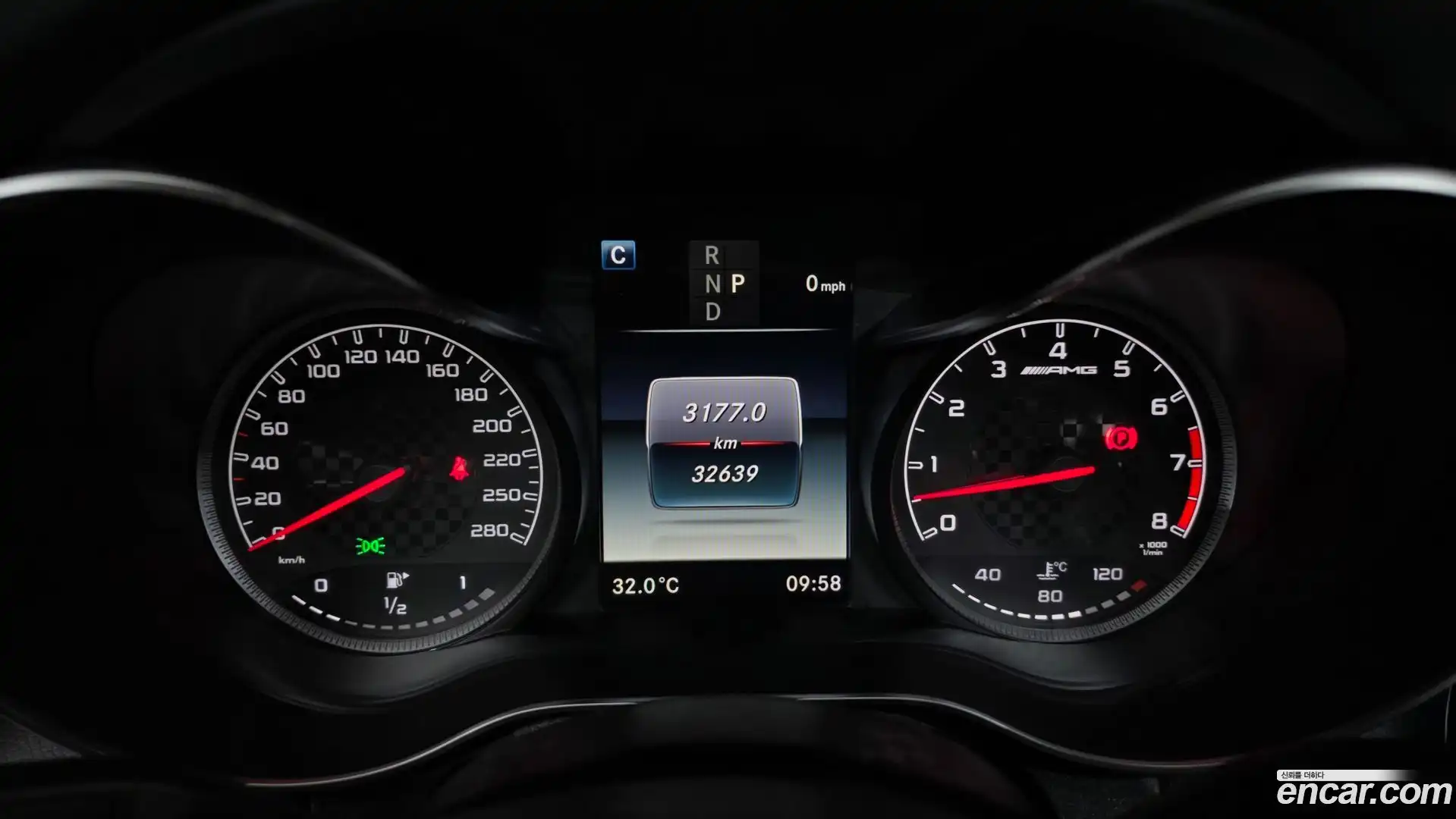 C-Class Mercedes-Benz 2018.2-INNER-008