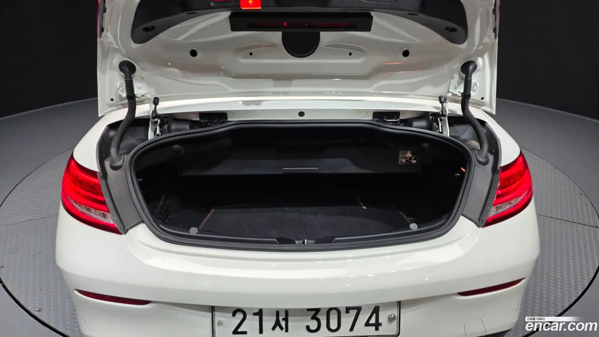C-Class Mercedes-Benz 2018.2-OPTION-024