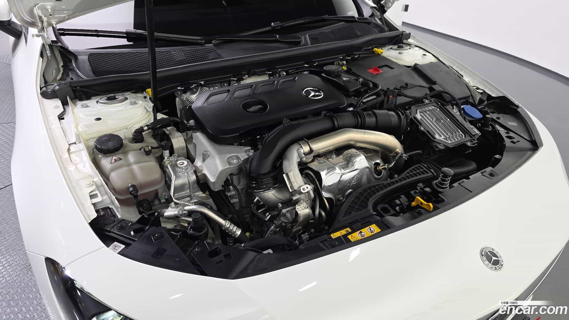 CLA-Class Mercedes-Benz 2024.1-OUTER-006