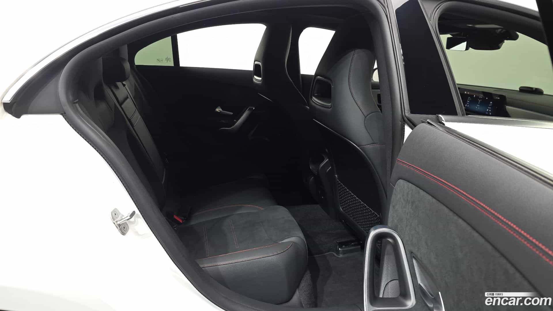 CLA-Class Mercedes-Benz 2024.1-OPTION-016