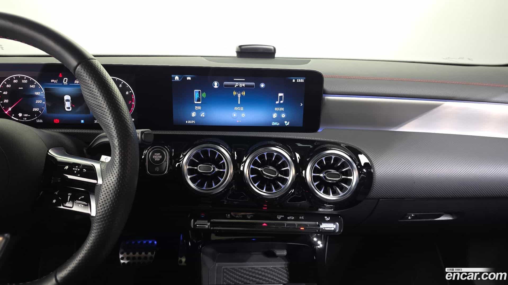 CLA-Class Mercedes-Benz 2024.1-OPTION-019