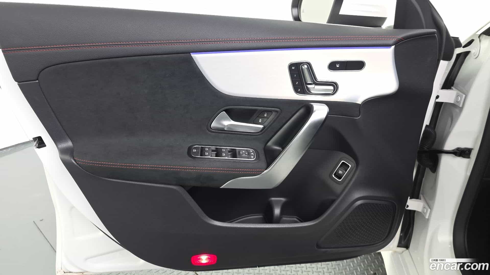 CLA-Class Mercedes-Benz 2024.1-INNER-034