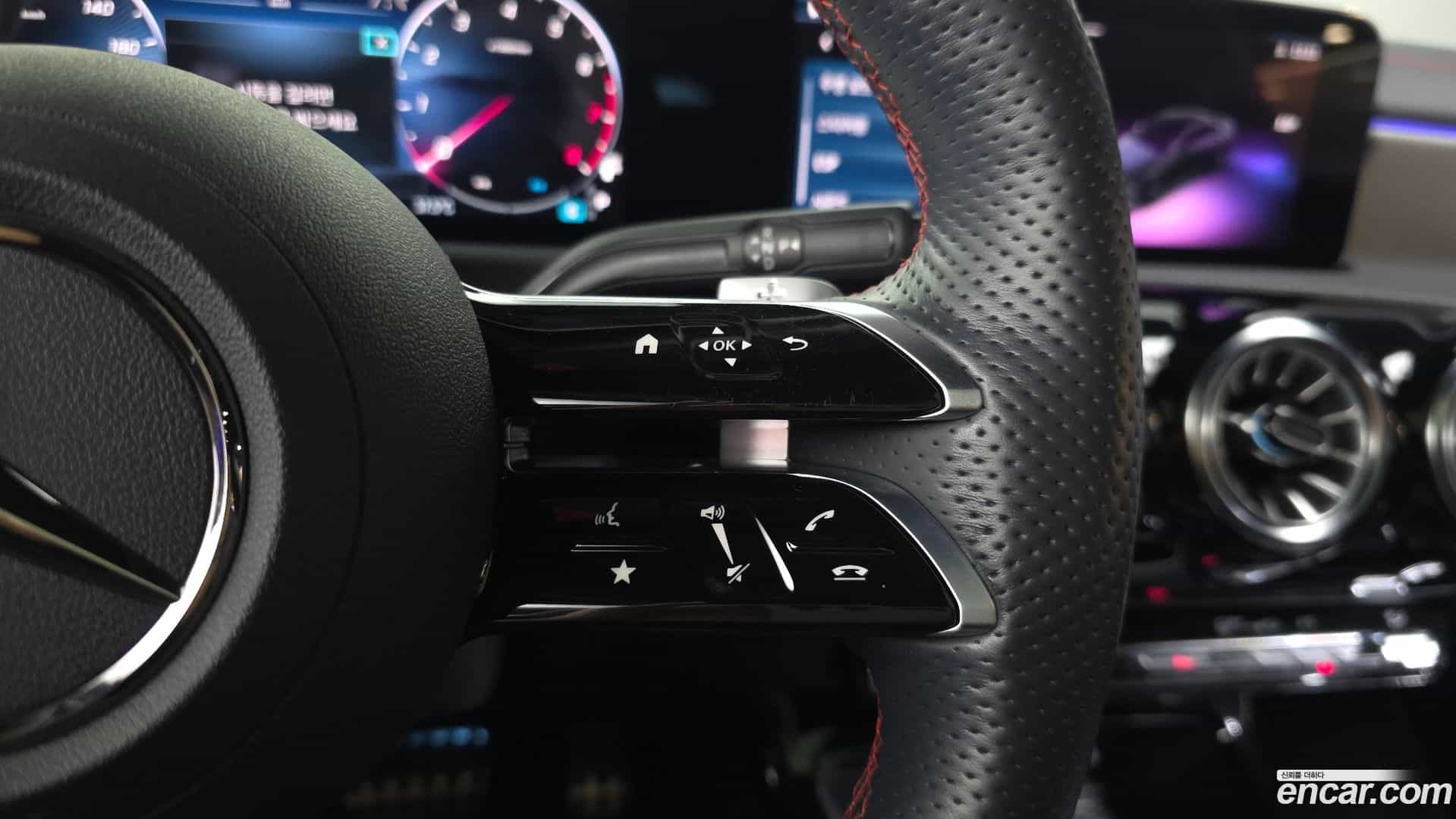CLA-Class Mercedes-Benz 2024.1-OPTION-041
