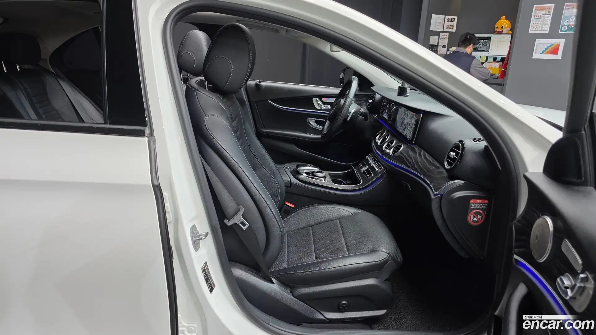 E-Class Mercedes-Benz 2016.8-OPTION-016