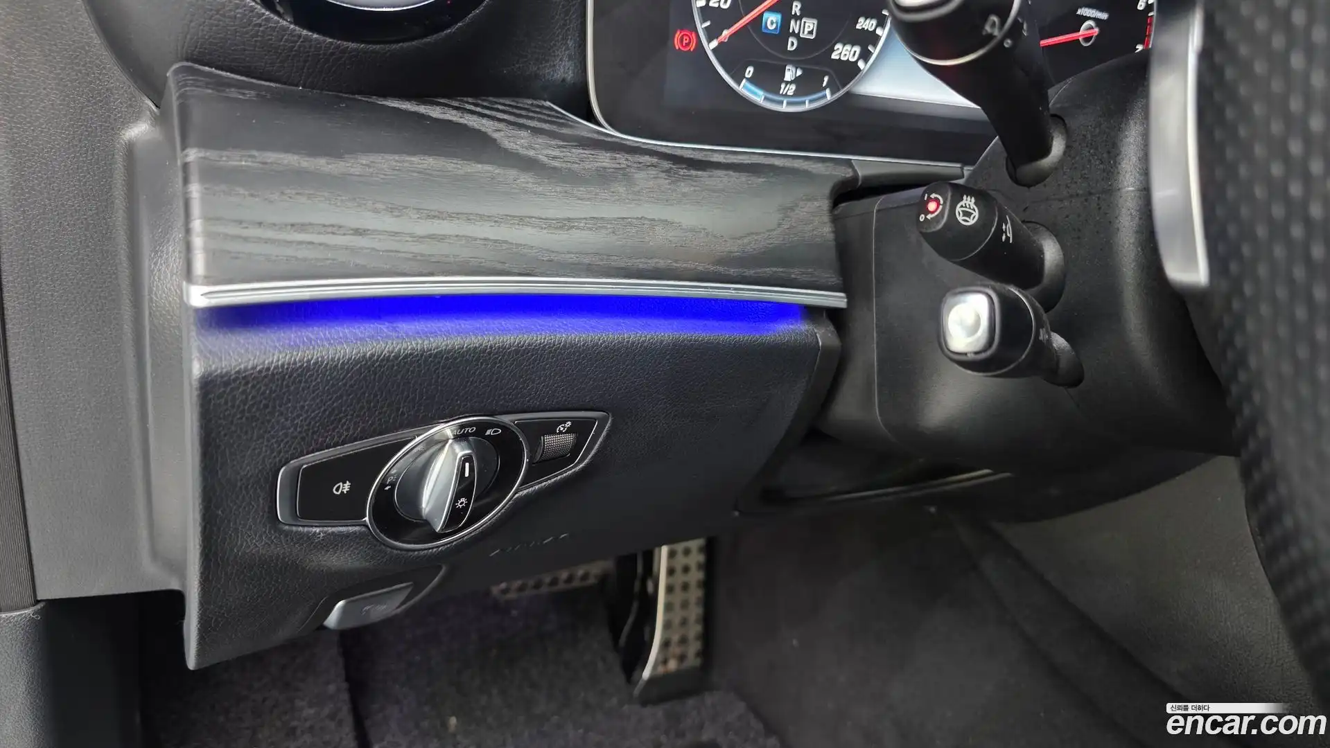 E-Class Mercedes-Benz 2016.8-OPTION-018