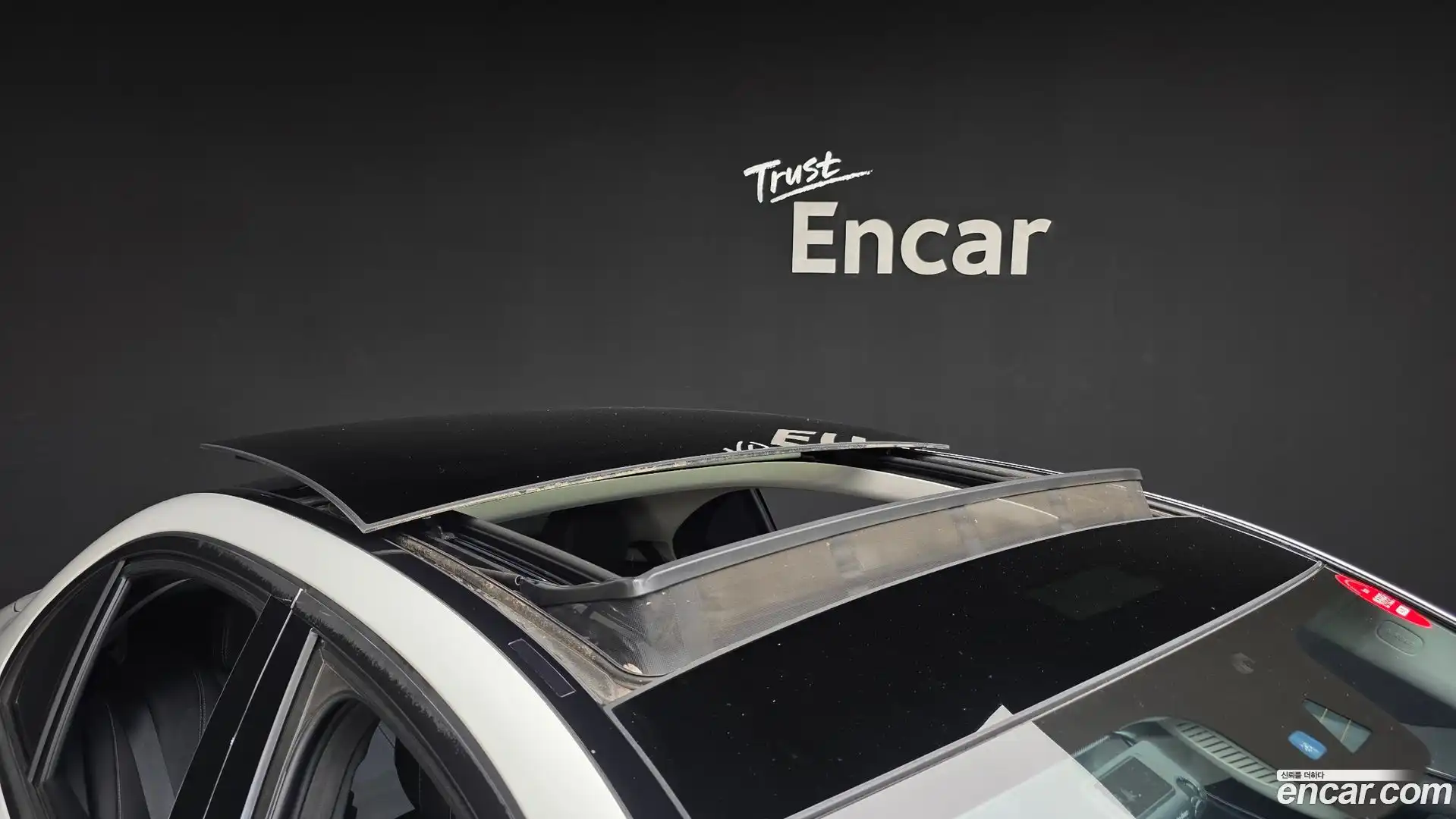 E-Class Mercedes-Benz 2016.8-OPTION-024