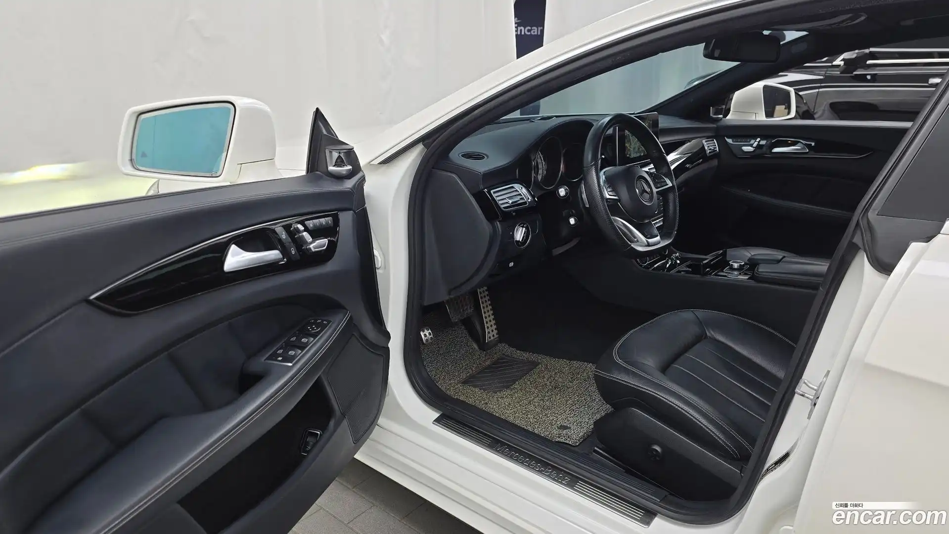 CLS-Class Mercedes-Benz 2017.8-INNER-010