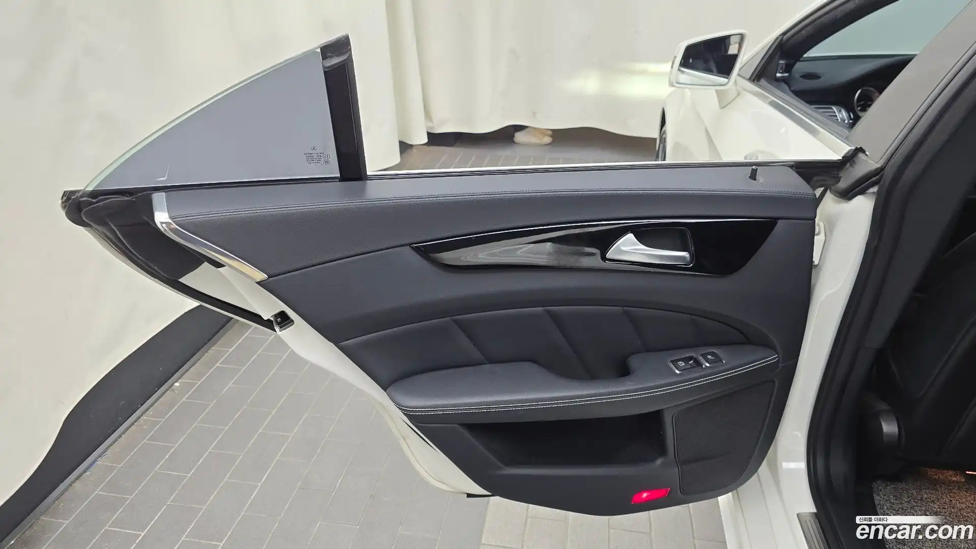 CLS-Class Mercedes-Benz 2017.8-INNER-035