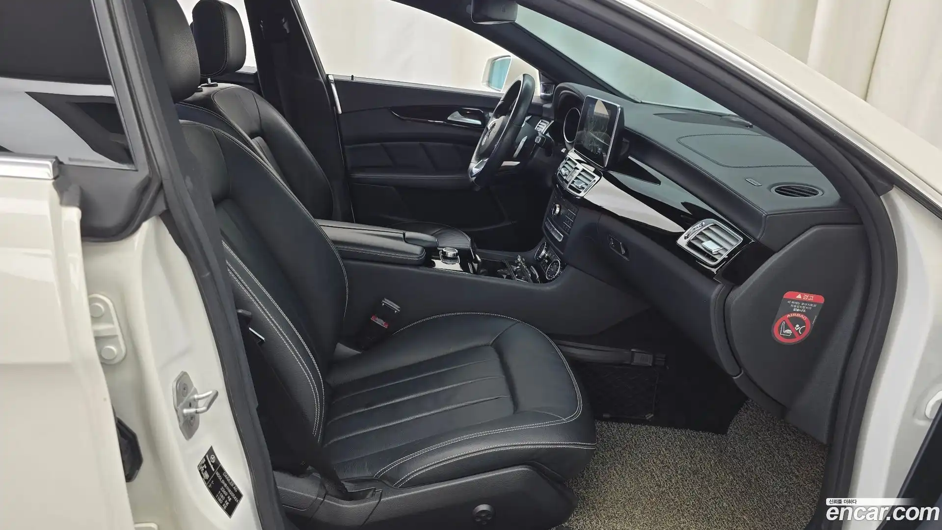 CLS-Class Mercedes-Benz 2017.8-INNER-036