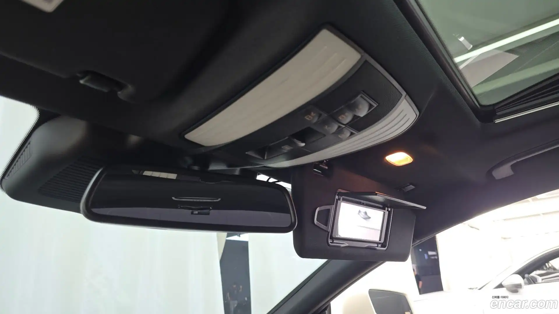 CLS-Class Mercedes-Benz 2017.8-OPTION-042