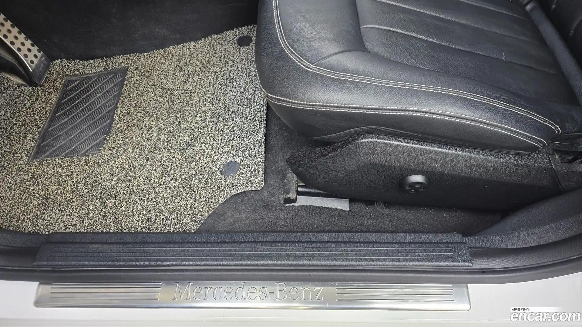 CLS-Class Mercedes-Benz 2017.8-OPTION-045