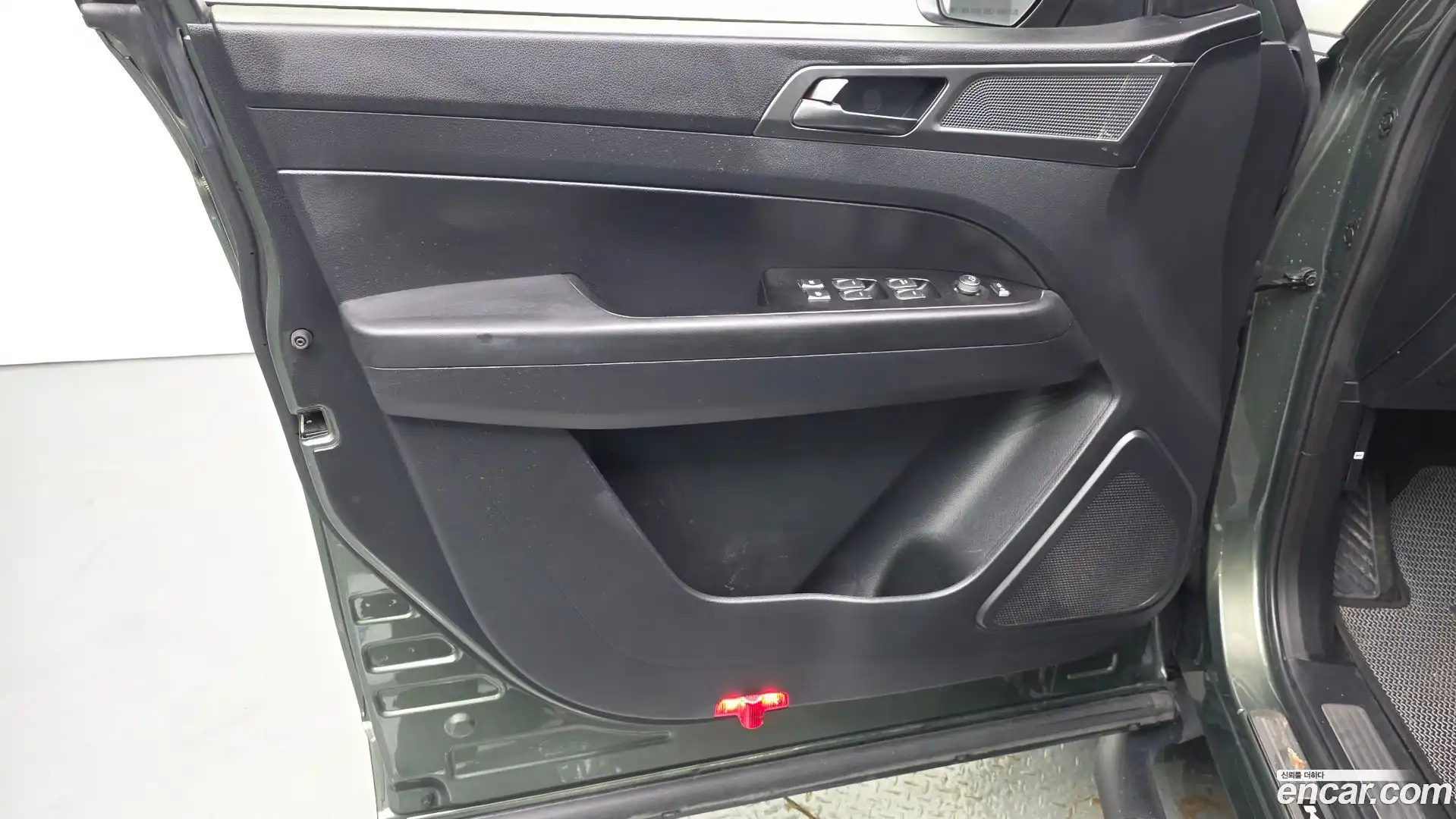 Rexton KG Mobility 2023.2-INNER-034
