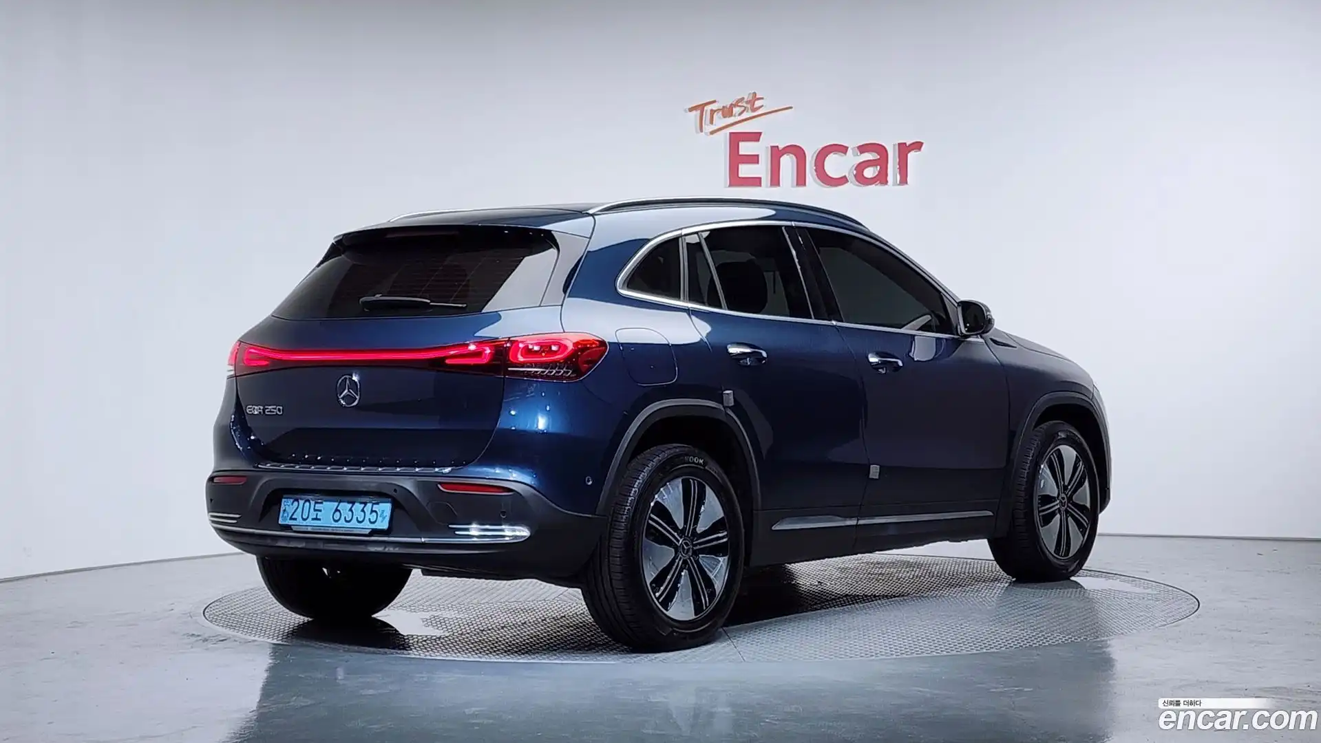 EQA Mercedes-Benz 2021.6-OUTER-002