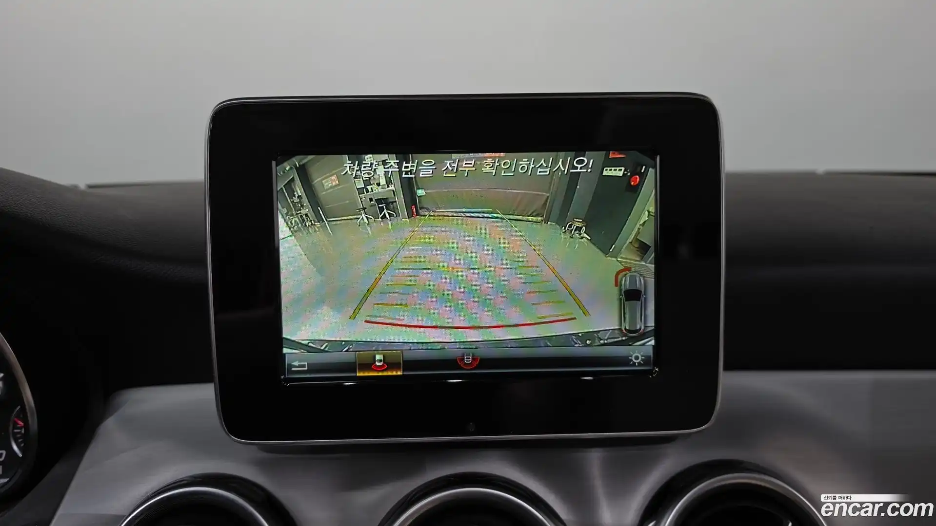 GLA-Class Mercedes-Benz 2019.6-OPTION-018