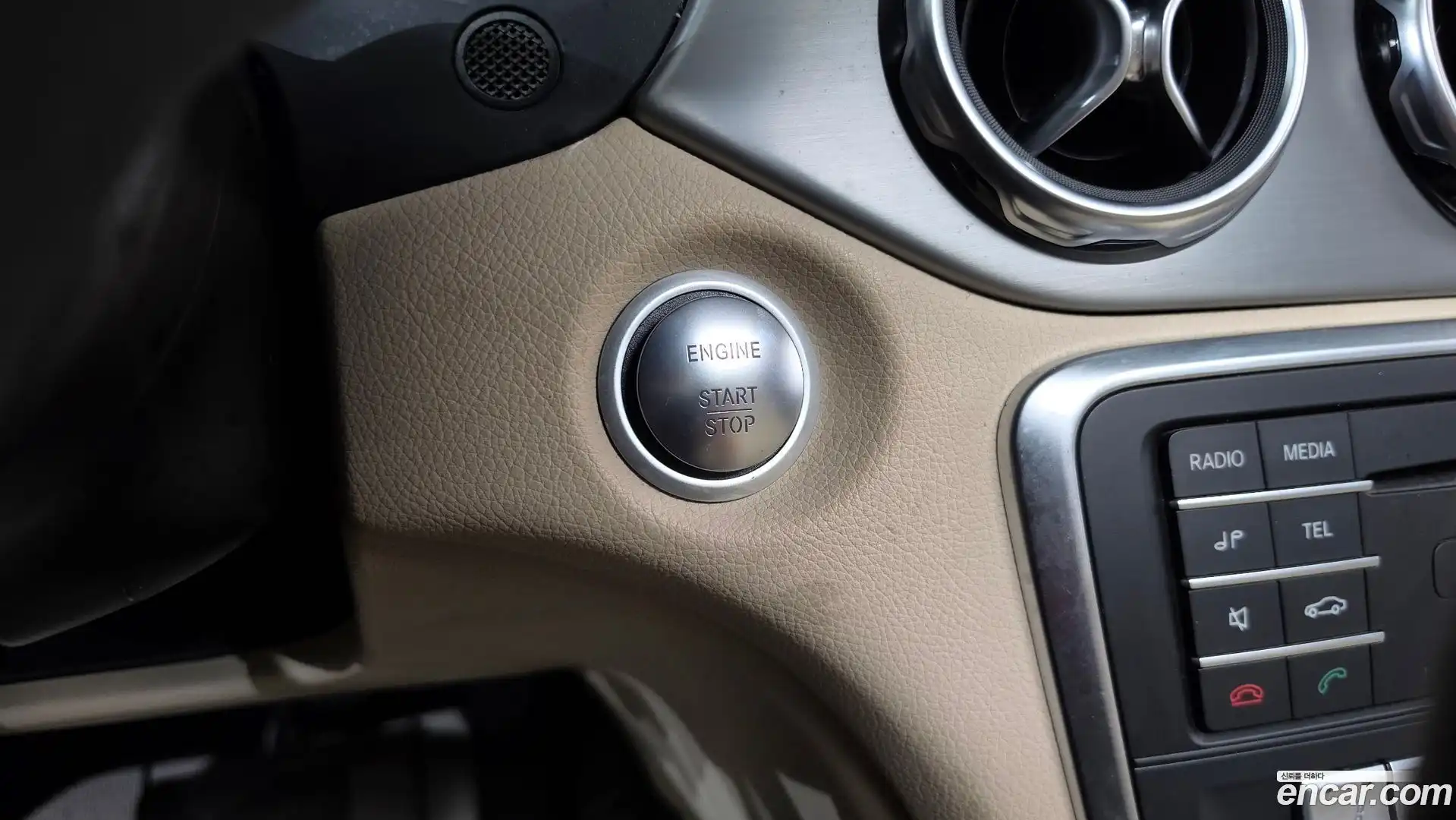 GLA-Class Mercedes-Benz 2019.6-OPTION-041