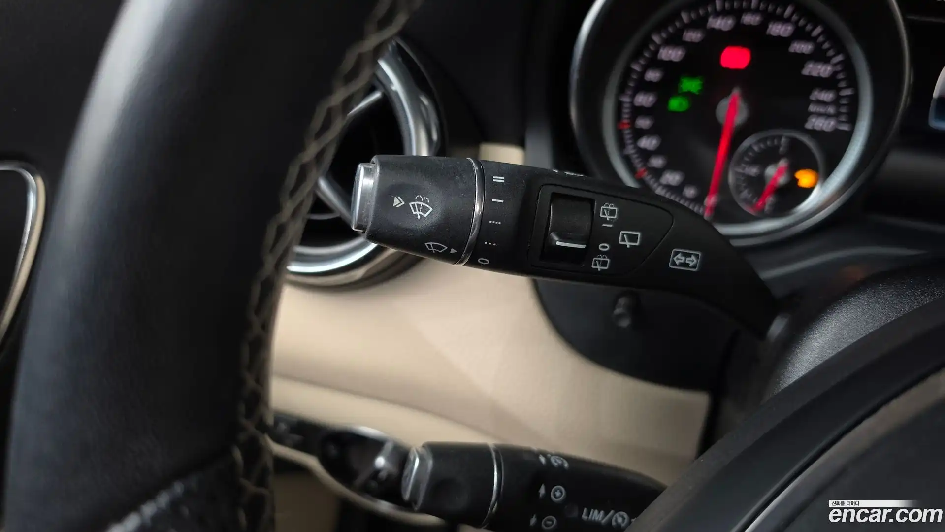 GLA-Class Mercedes-Benz 2019.6-OPTION-042