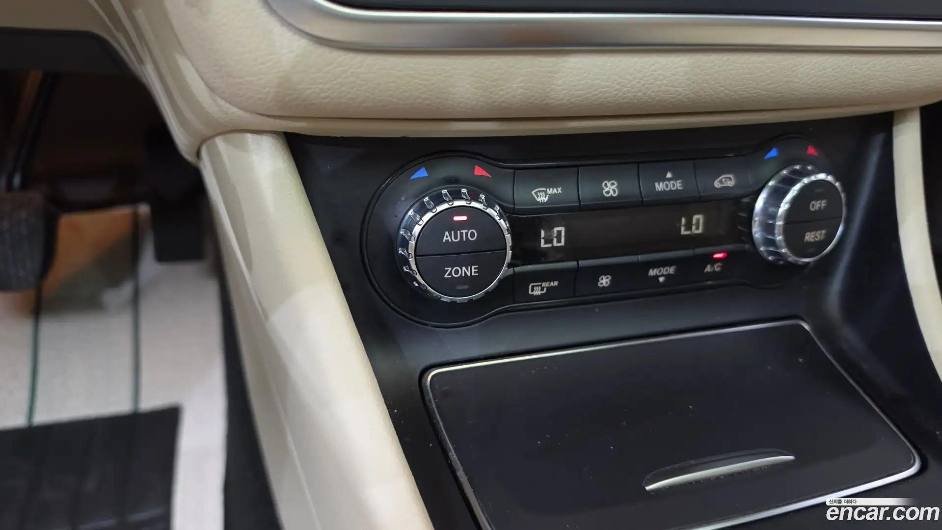 GLA-Class Mercedes-Benz 2019.6-OPTION-044