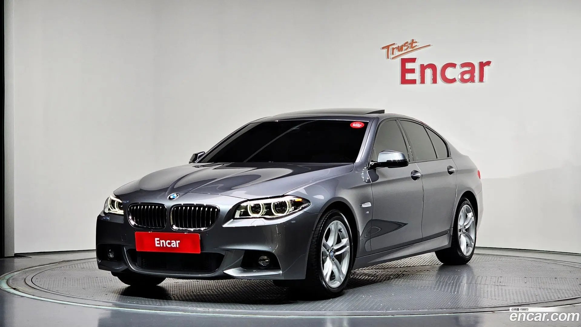 Main__Slider__Photo:5-Series BMW 2016.3-0