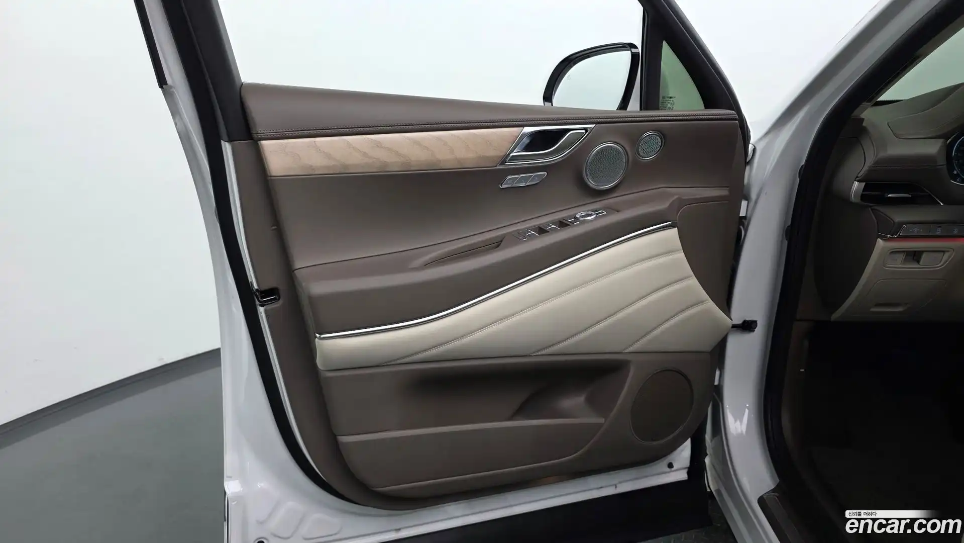 GV80 Genesis 2023.2-INNER-034