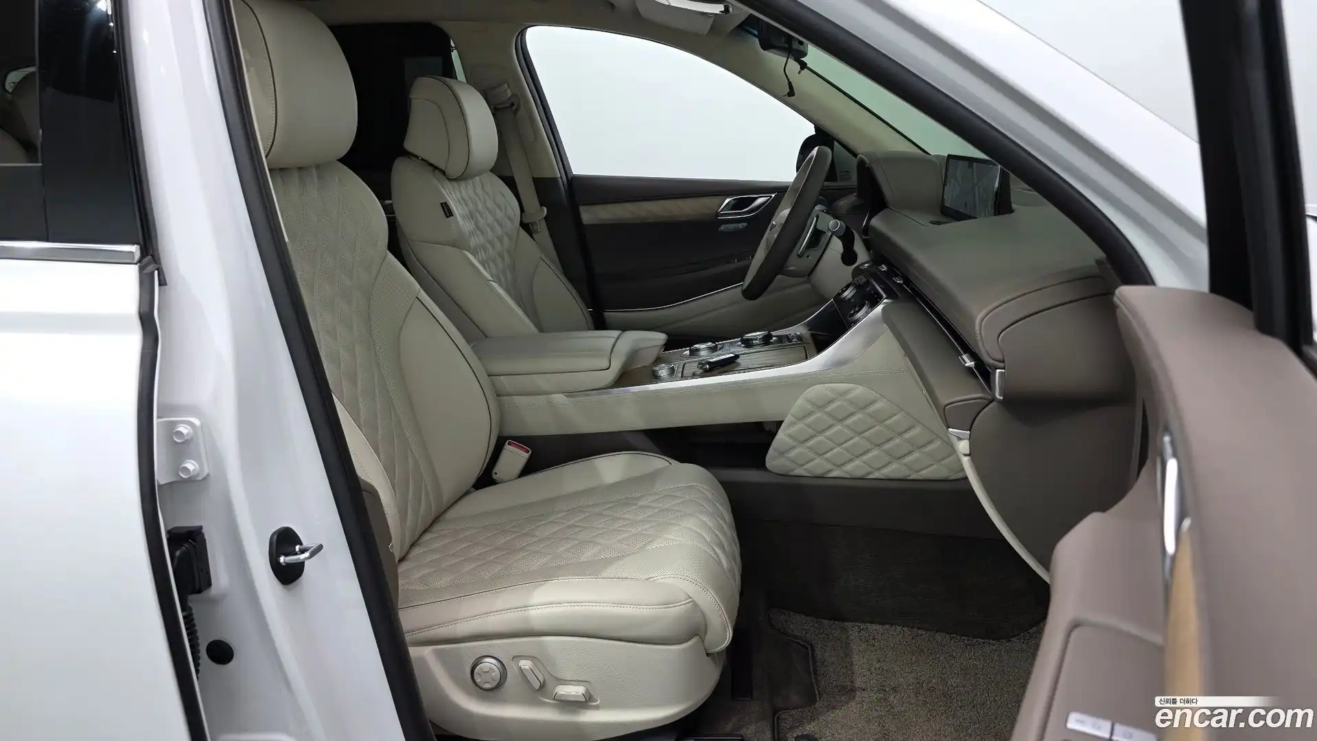GV80 Genesis 2023.2-INNER-036