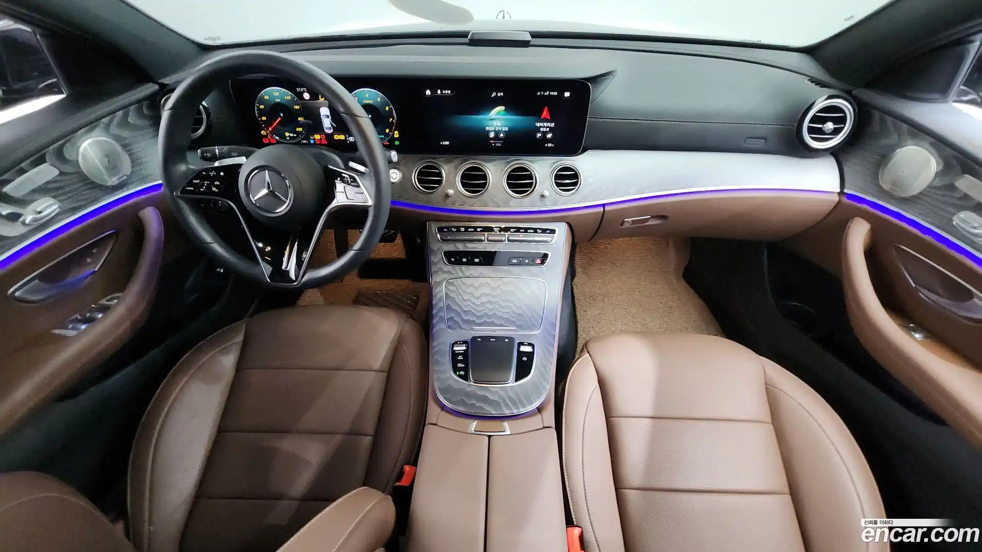 E-Class Mercedes-Benz 2023.8-INNER-007
